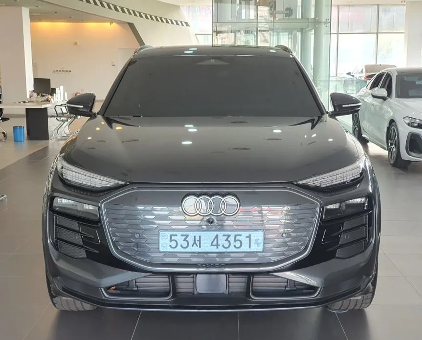 Audi Q6 e-tron — фото 4