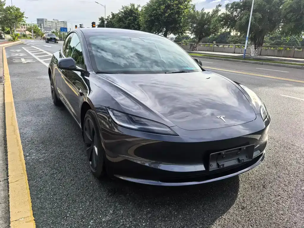 Tesla Model 3 — фото 5
