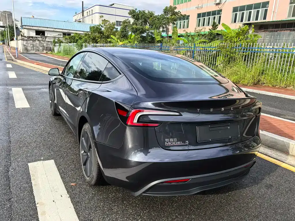 Tesla Model 3 — фото 6