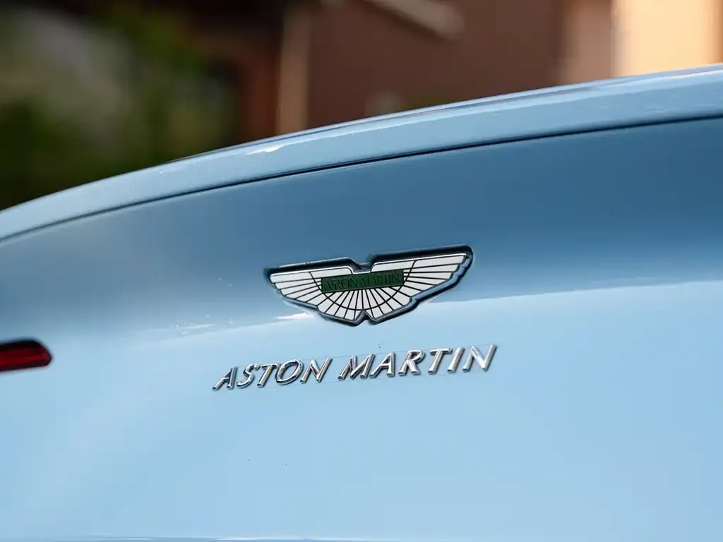 Aston Martin DB11 — фото 2