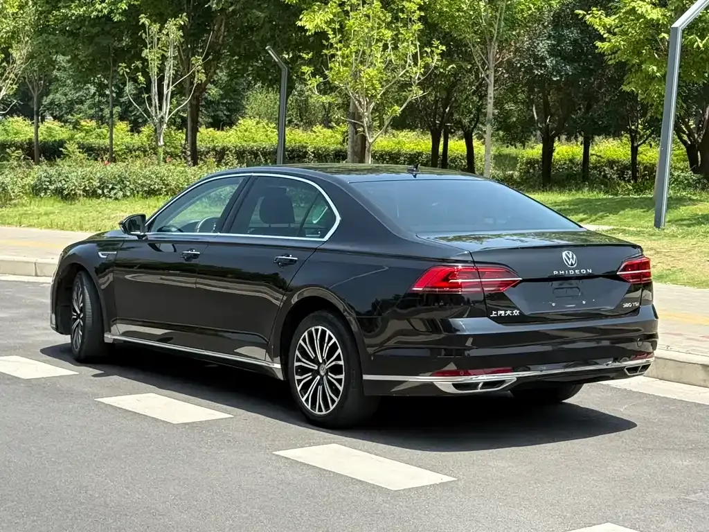 Volkswagen Phideon — фото 9