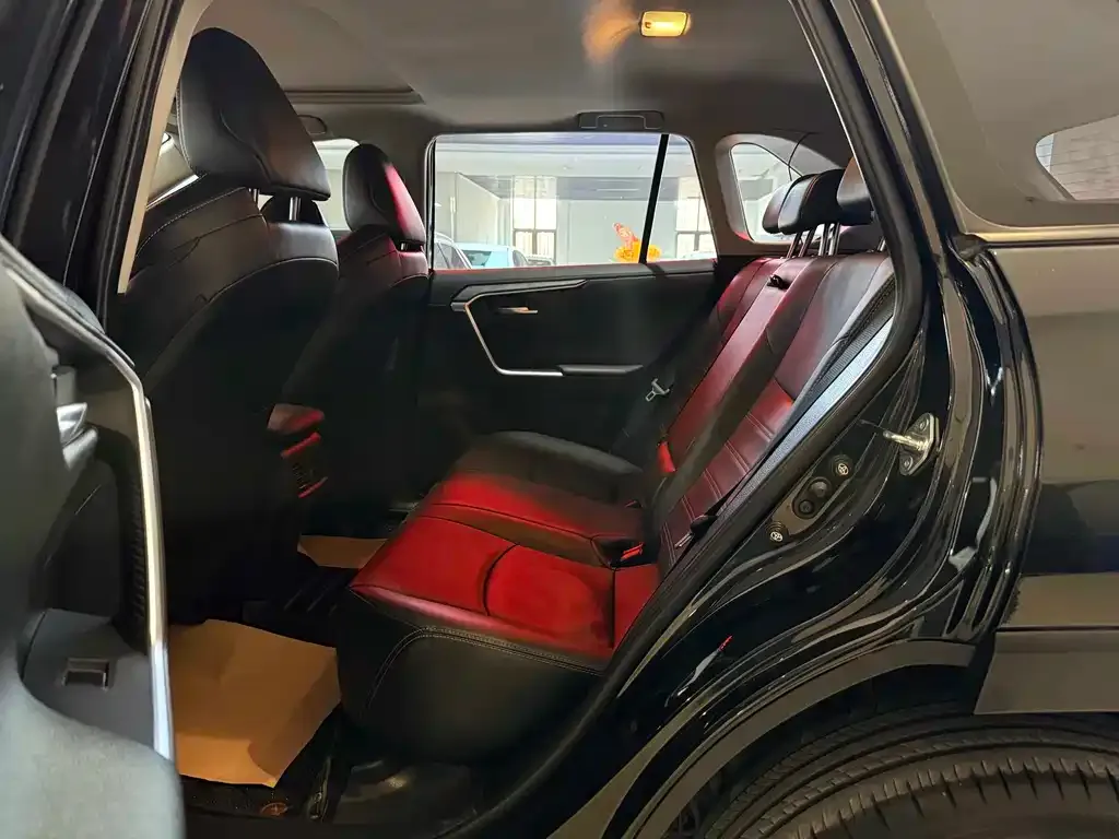 Toyota Wildlander — фото 5