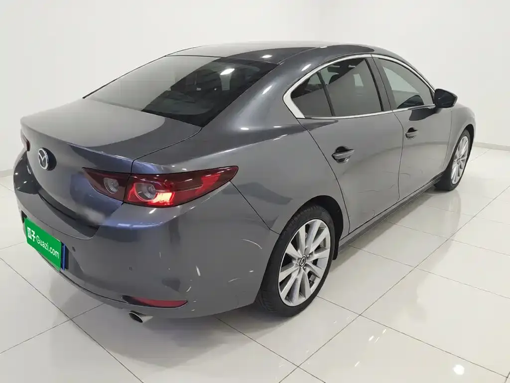 Mazda 3 Axela — фото 10