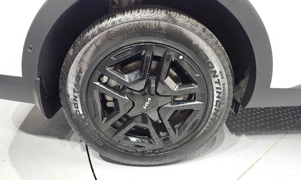 Kia Sorento — фото 10