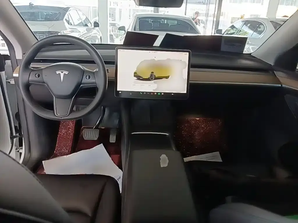 Tesla Model Y — фото 3