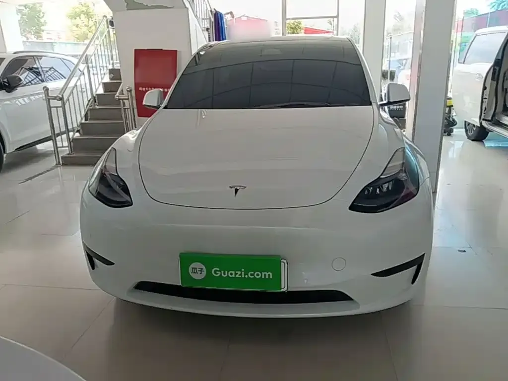 Tesla Model Y — фото 8
