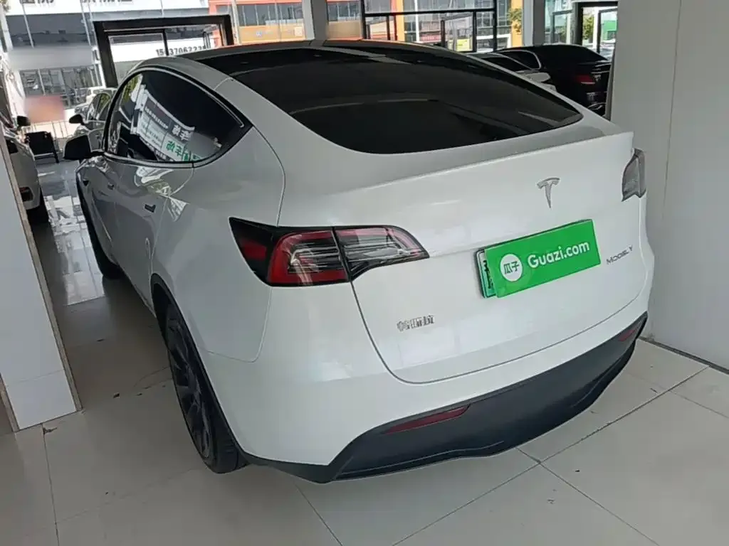 Tesla Model Y — фото 5