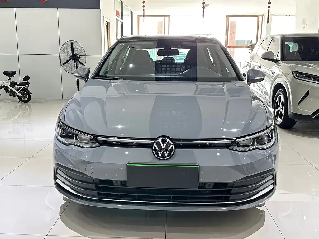 Volkswagen Golf 2024 из CN, фото 9