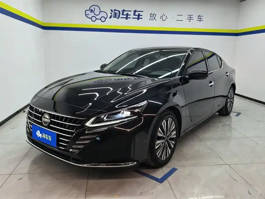 Nissan Teana — фото 1
