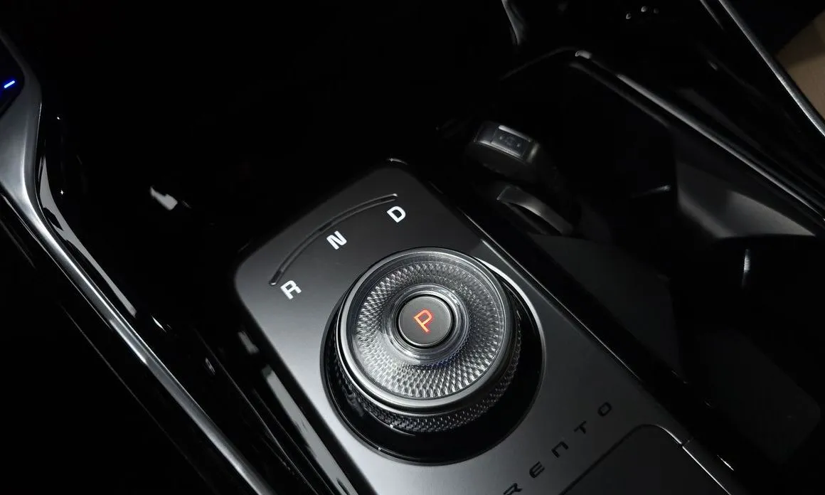 Kia Sorento — фото 3
