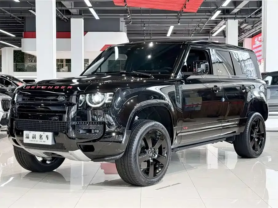Land Rover Defender — фото 1