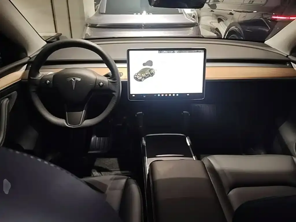 Tesla Model Y — фото 5