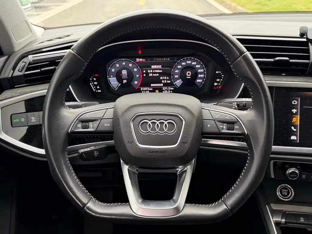 Audi Q3 2021 из CN, фото 2