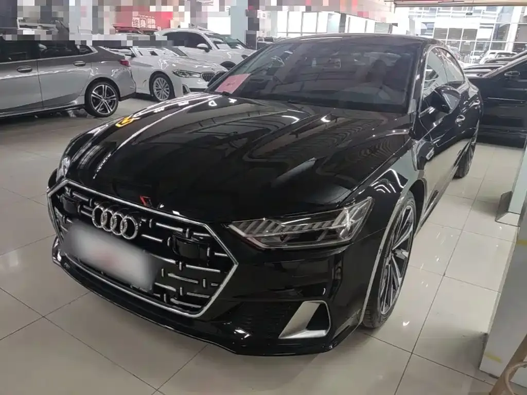 Audi A7L — фото 1