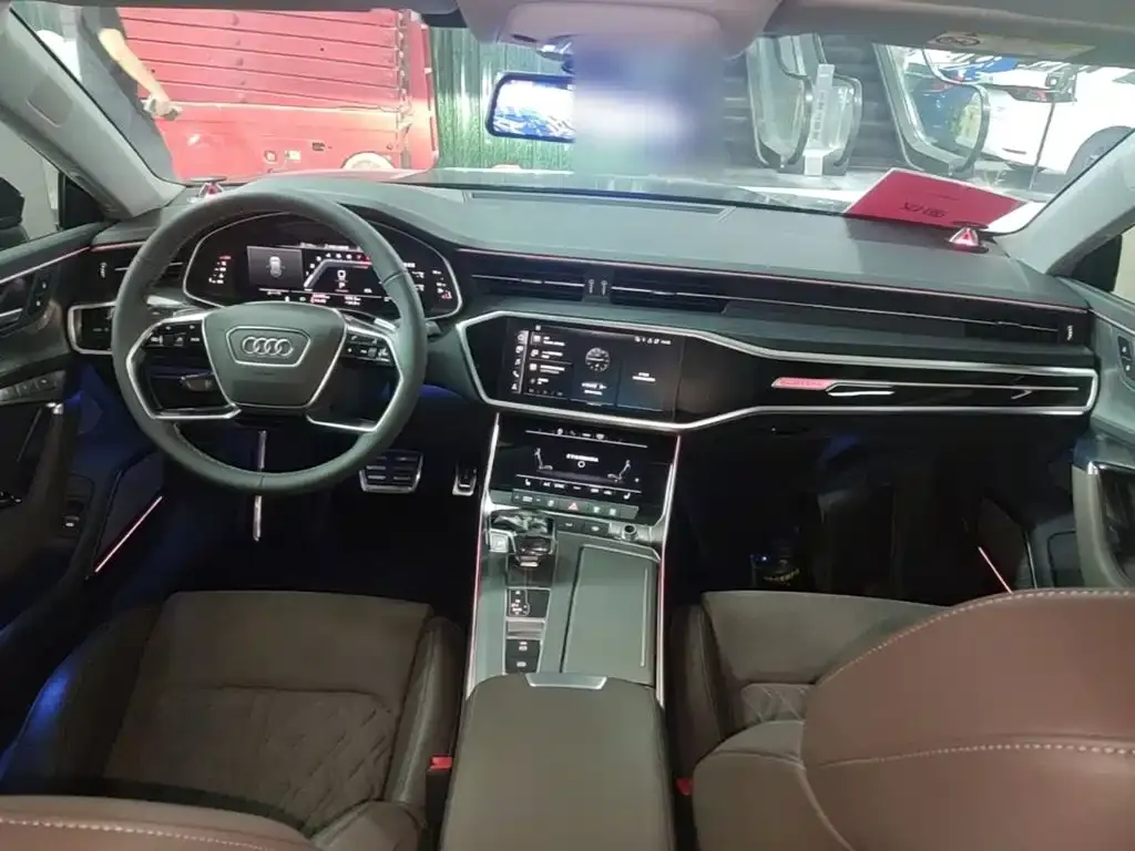 Audi A7L — фото 9