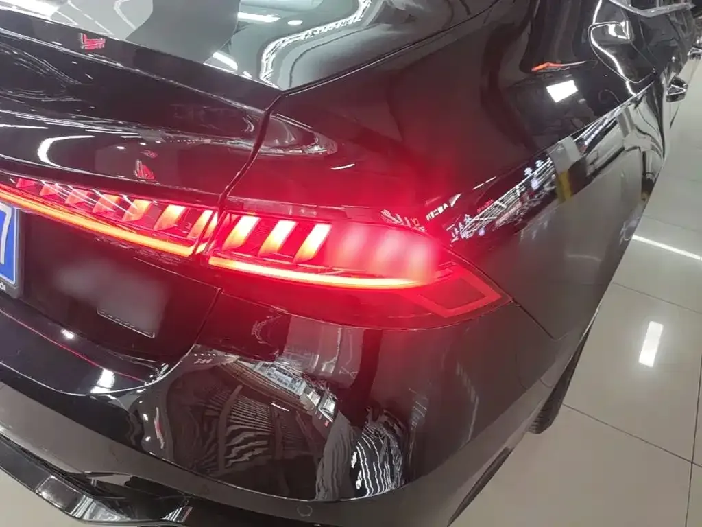 Audi A7L — фото 2
