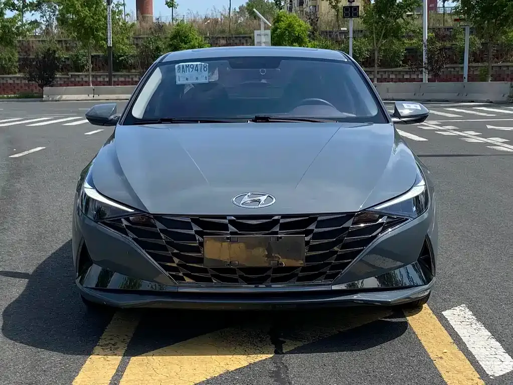 Hyundai Elantra — фото 10