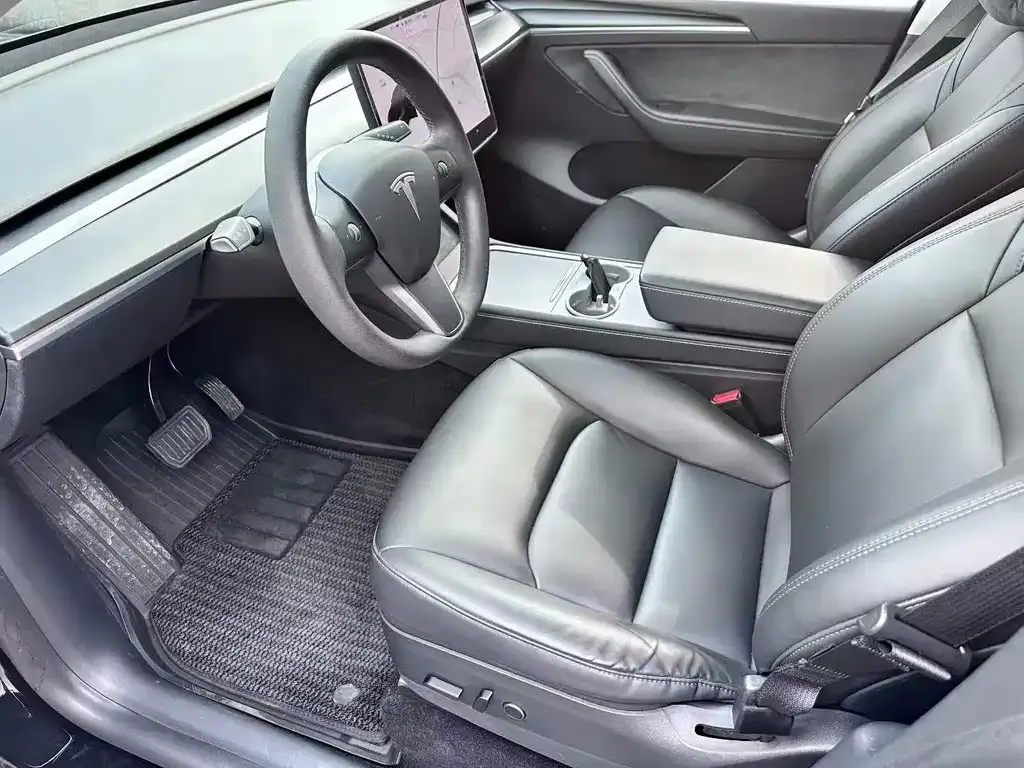 Tesla Model Y — фото 4