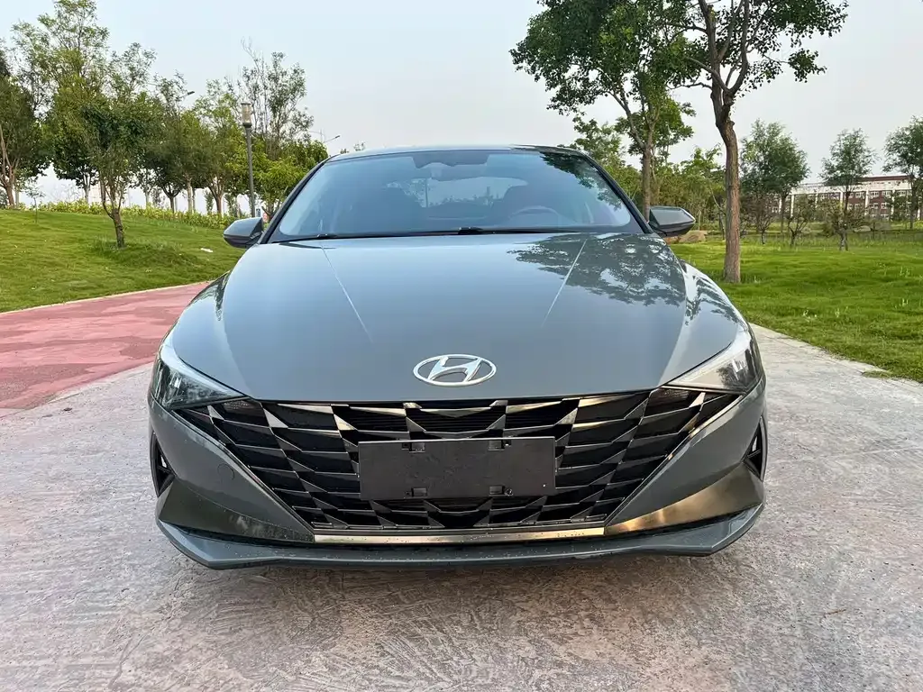 Hyundai Elantra — фото 8