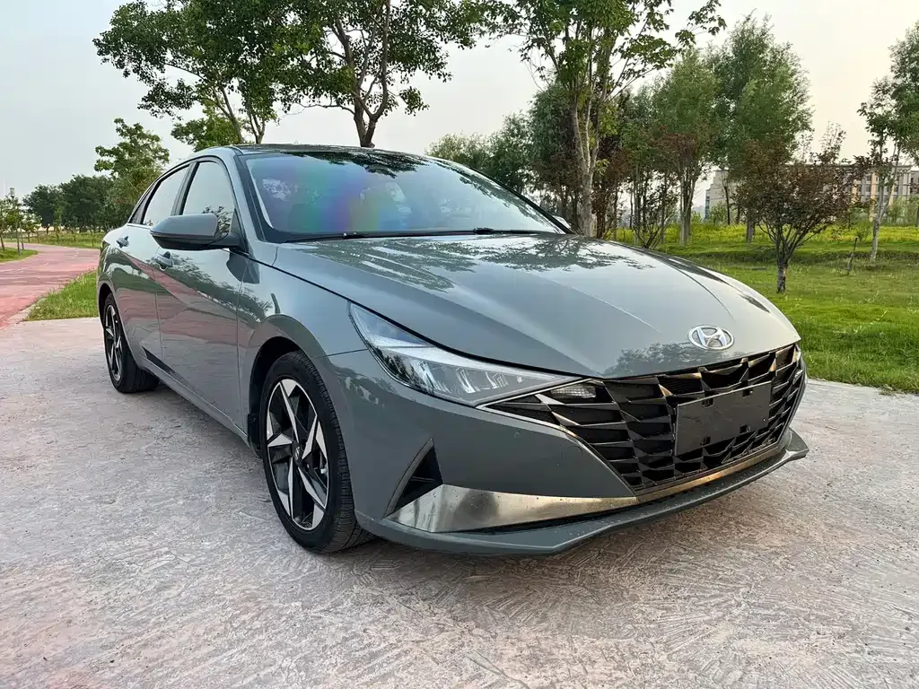 Hyundai Elantra — фото 5