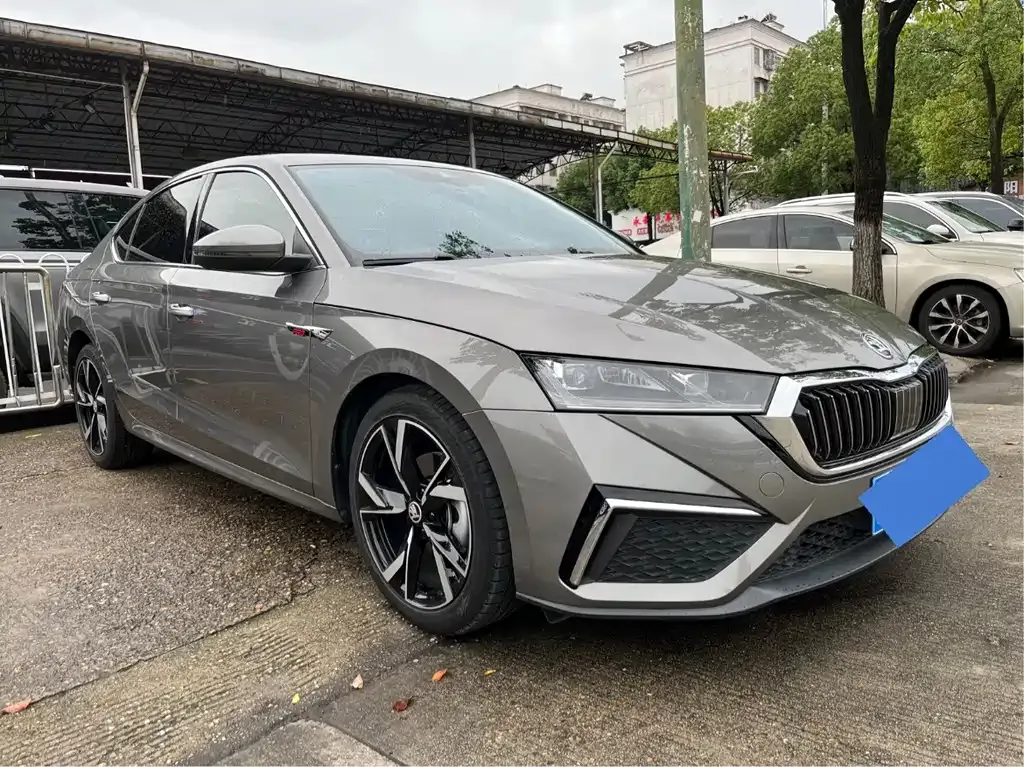 Skoda Octavia — фото 9
