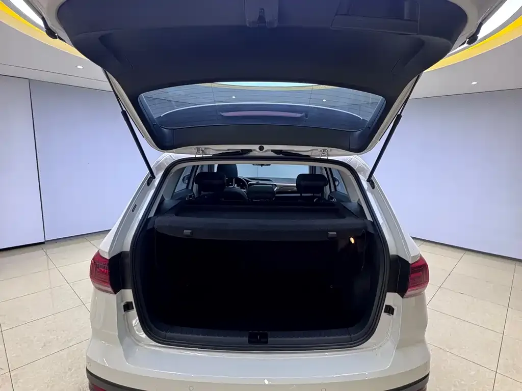 Volkswagen Tharu — фото 3