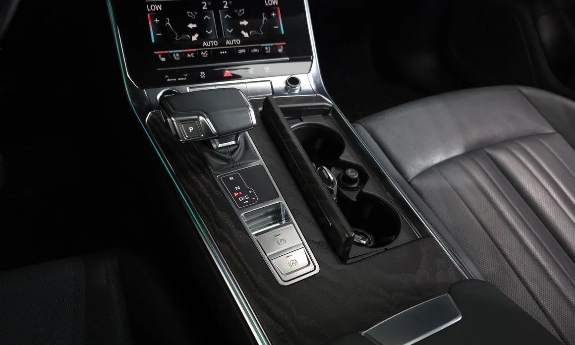Audi A6 — фото 8