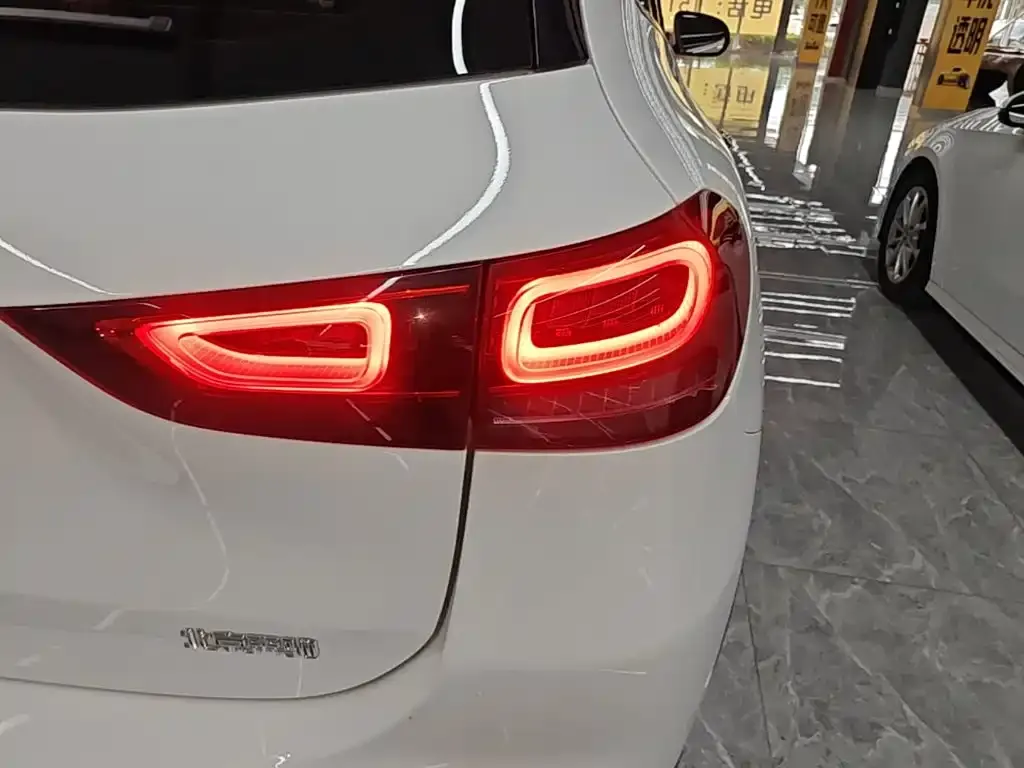 Mercedes-Benz GLA — фото 6