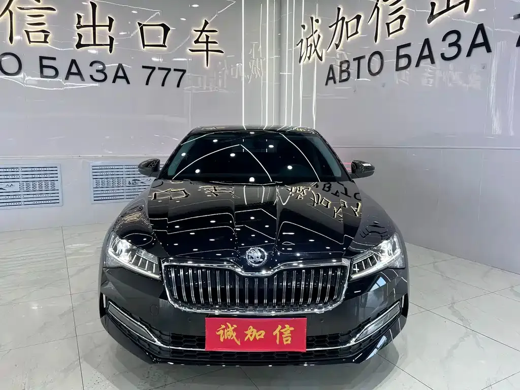 Skoda Superb — фото 4