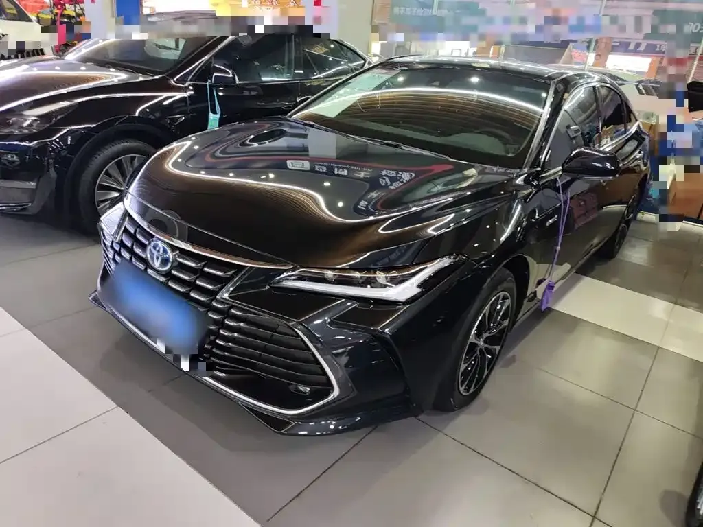 Toyota Avalon — фото 1