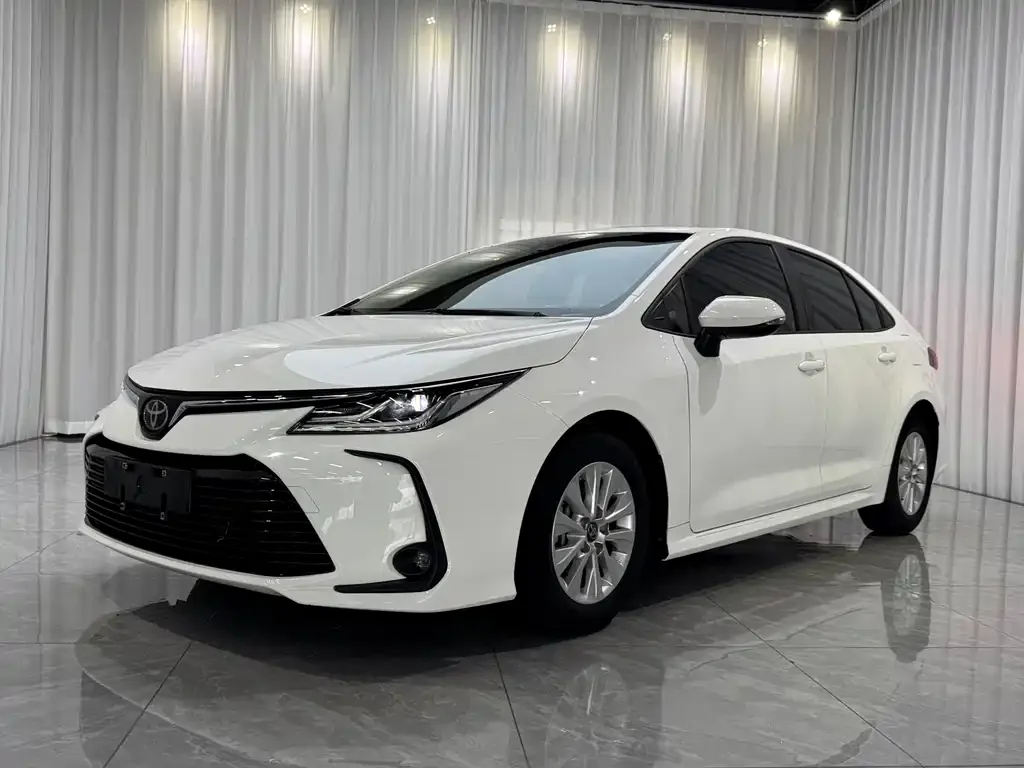 Toyota Corolla — фото 1