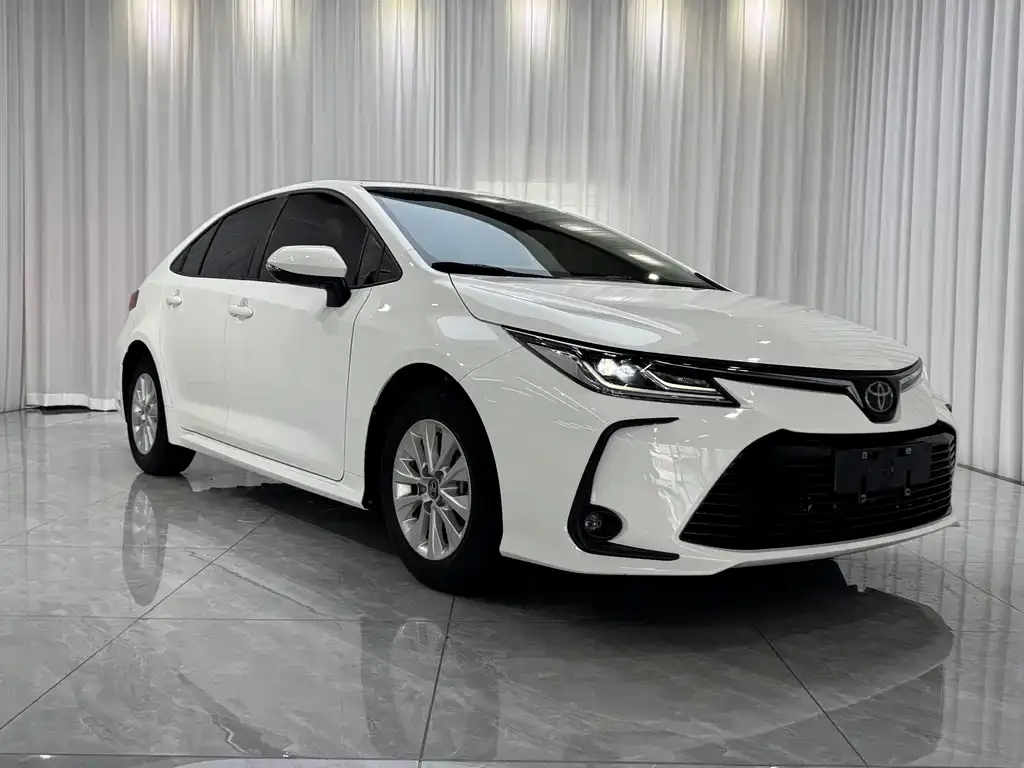 Toyota Corolla — фото 4