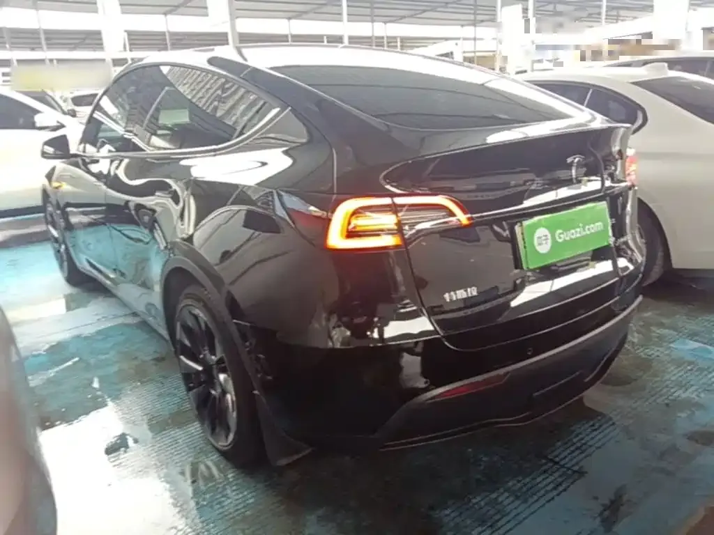 Tesla Model Y — фото 4