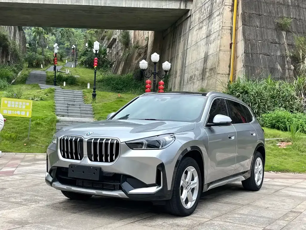 BMW X1 — фото 1