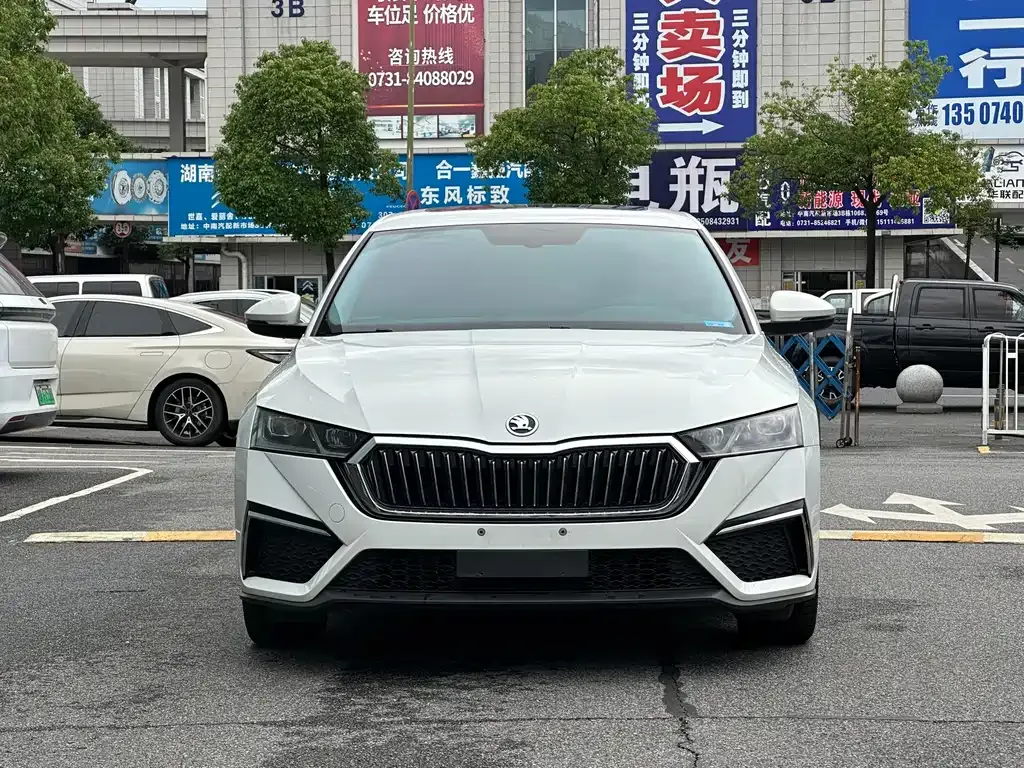 Skoda Octavia — фото 9