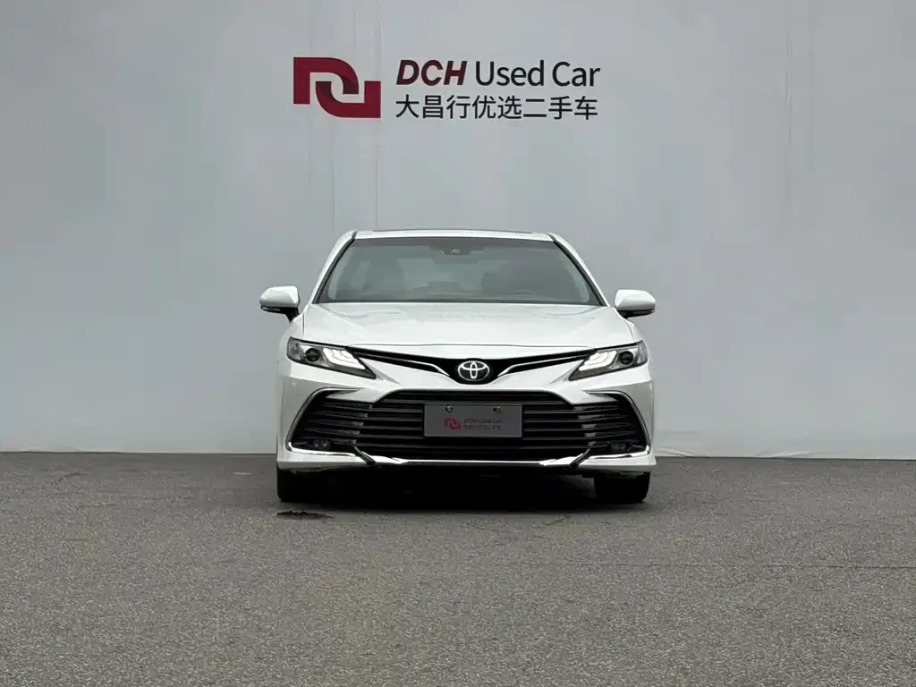 Toyota Camry — фото 5