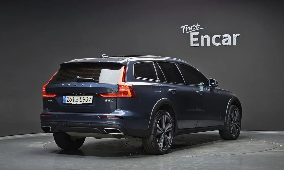 Volvo V60 2021 из KR, фото 9