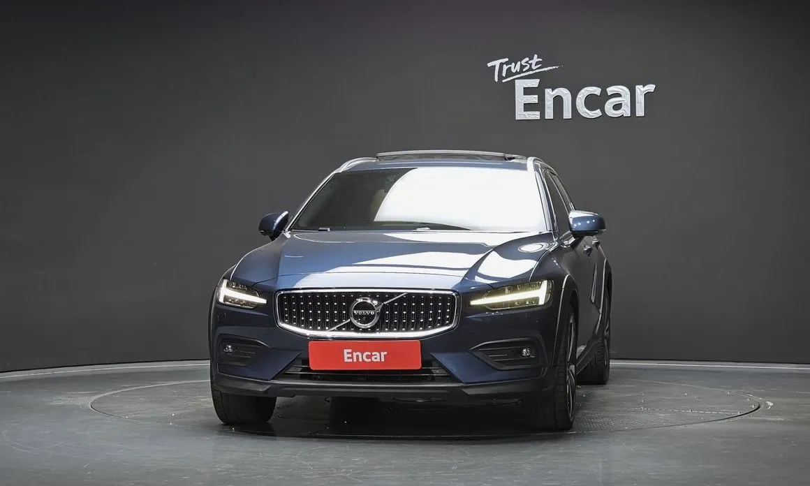 Volvo V60 2021 из KR, фото 2