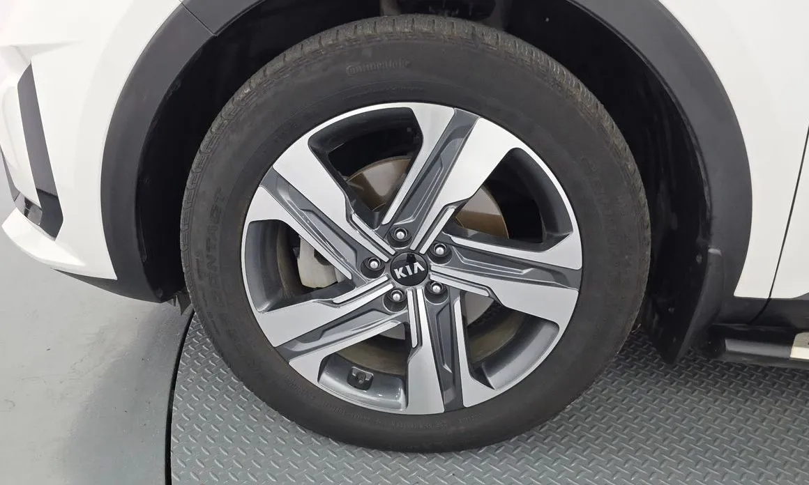 Kia Sorento — фото 9
