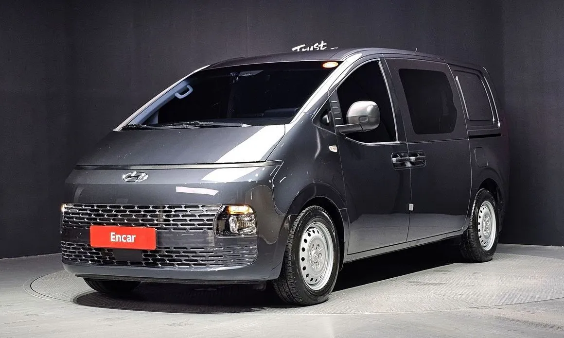 Hyundai Staria — фото 1