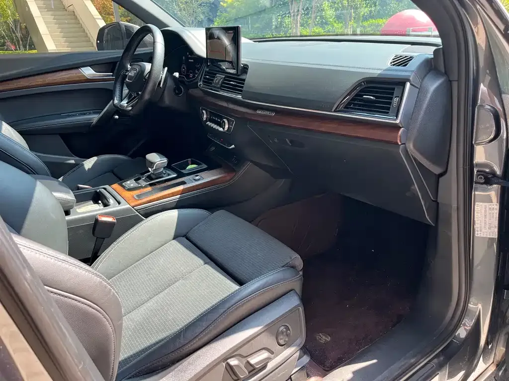 Audi Q5L Sportback — фото 4