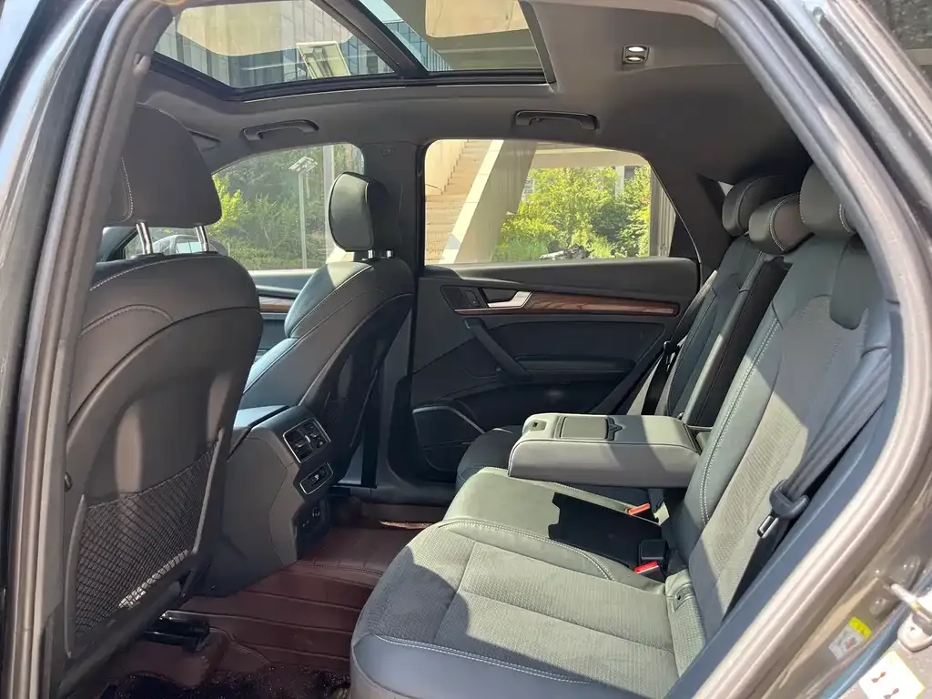 Audi Q5L Sportback — фото 7