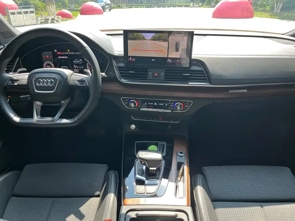 Audi Q5L Sportback — фото 6