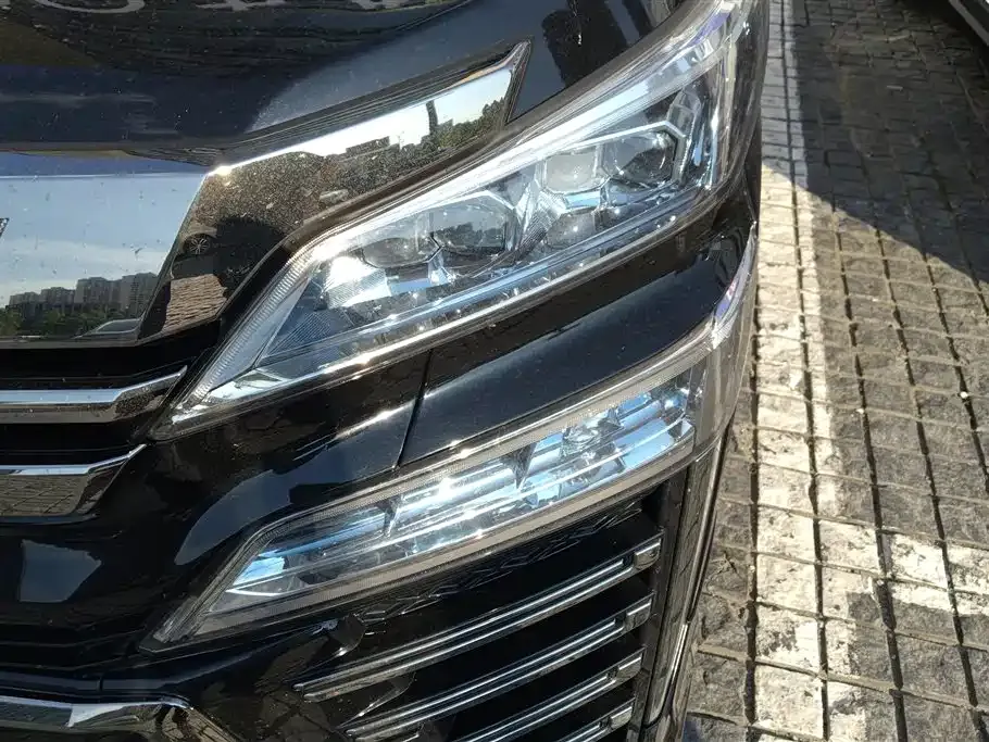 Toyota Vellfire — фото 5