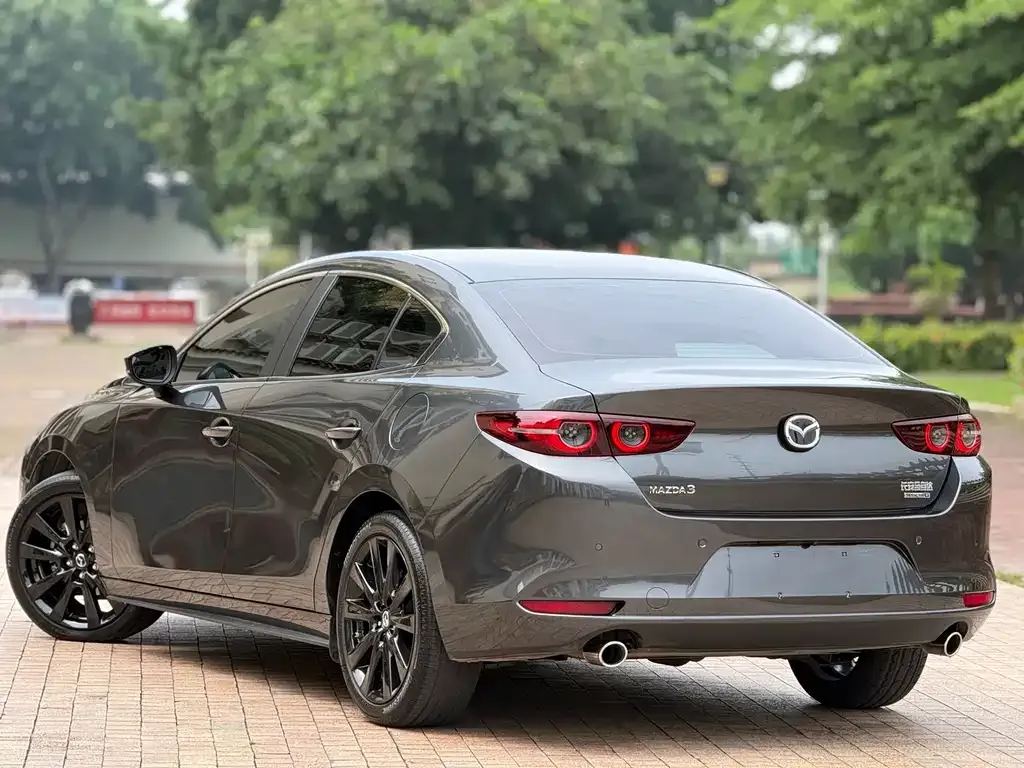 Mazda 3 Axela — фото 4