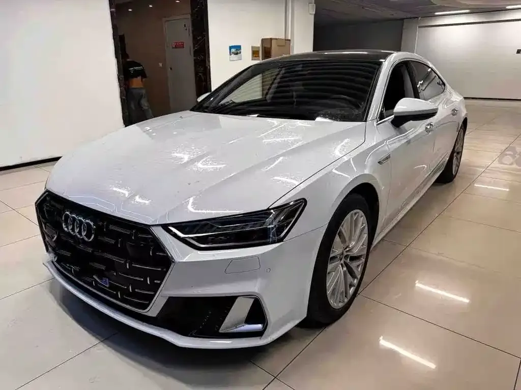Audi A7L — фото 1