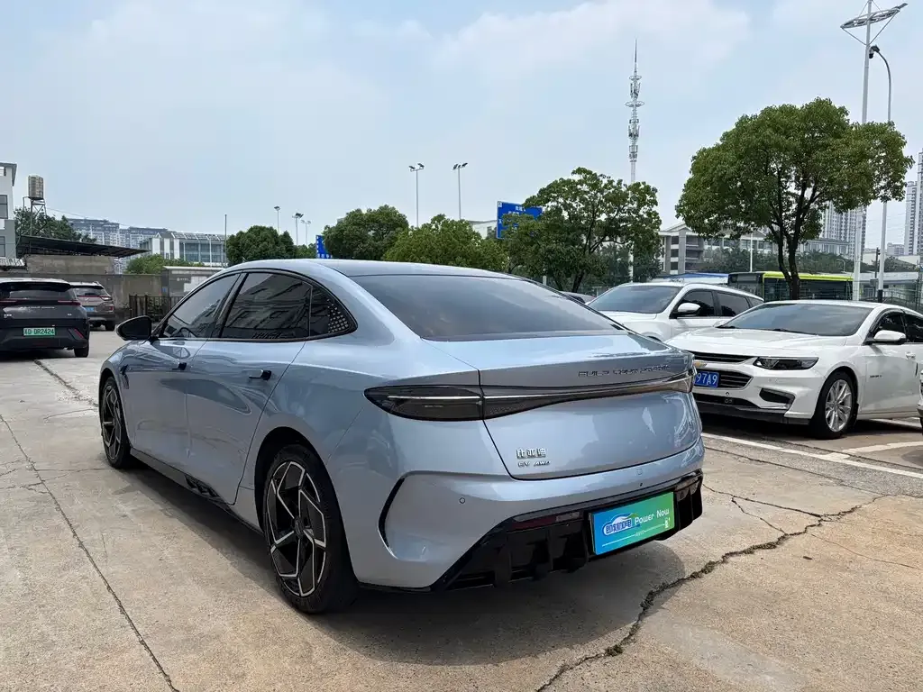 BYD Seal — фото 9
