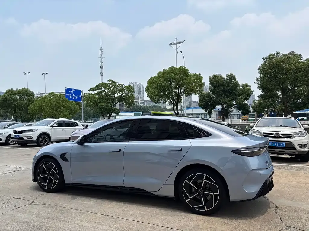 BYD Seal — фото 10