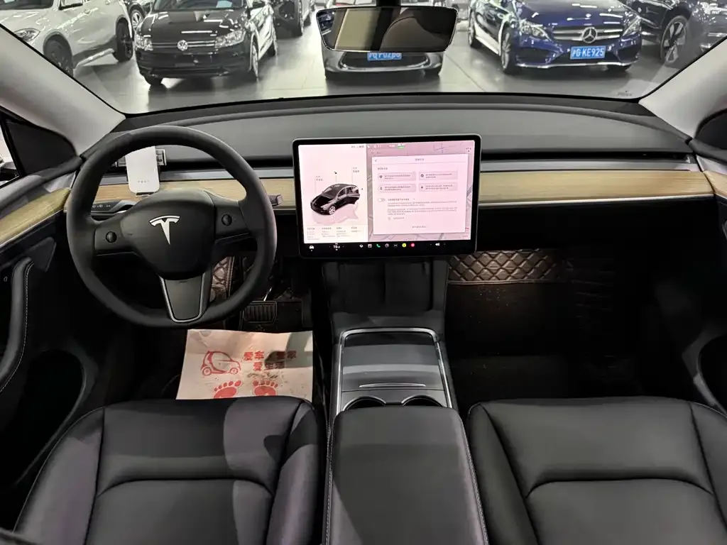 Tesla Model Y — фото 7