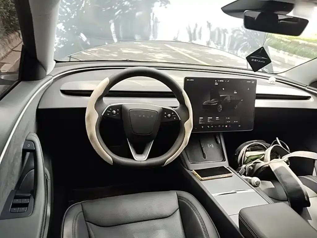 Tesla Model 3 — фото 2